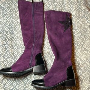 💙Azura 37 Kikapet European Boots. Deep plum,patent toe caps/heels, crystal star.